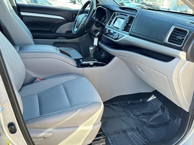 used 2015 Toyota Highlander car, priced at $19,750