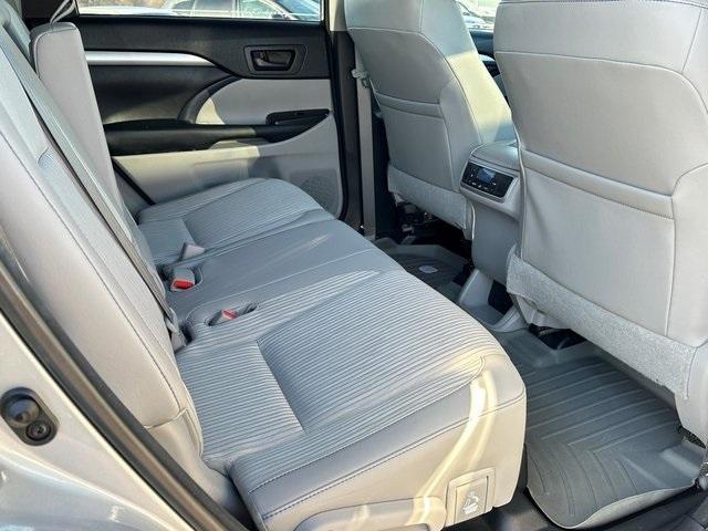 used 2015 Toyota Highlander car, priced at $19,750