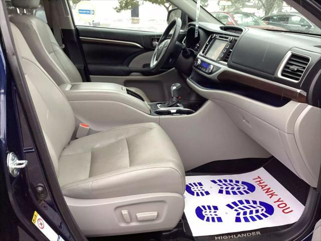 used 2015 Toyota Highlander car, priced at $17,995