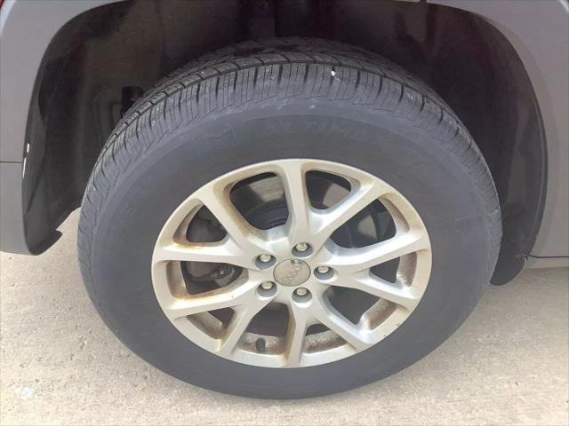 used 2015 Jeep Cherokee car, priced at $12,695