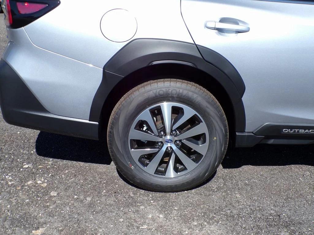 used 2025 Subaru Outback car, priced at $35,292