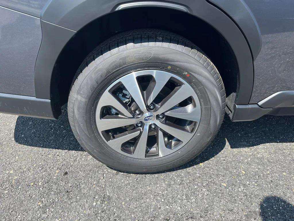 used 2025 Subaru Outback car, priced at $35,492