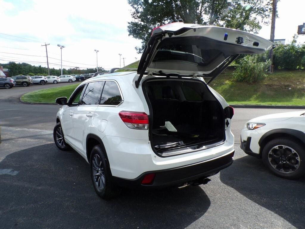 used 2018 Toyota Highlander Hybrid car, priced at $26,999