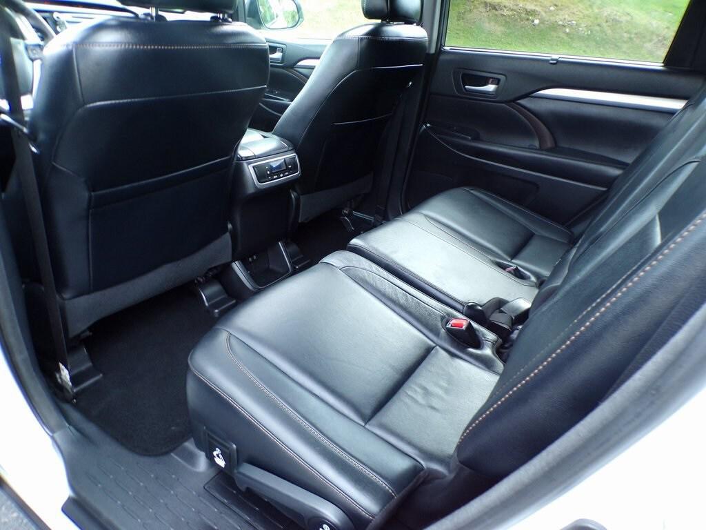 used 2018 Toyota Highlander Hybrid car, priced at $26,999