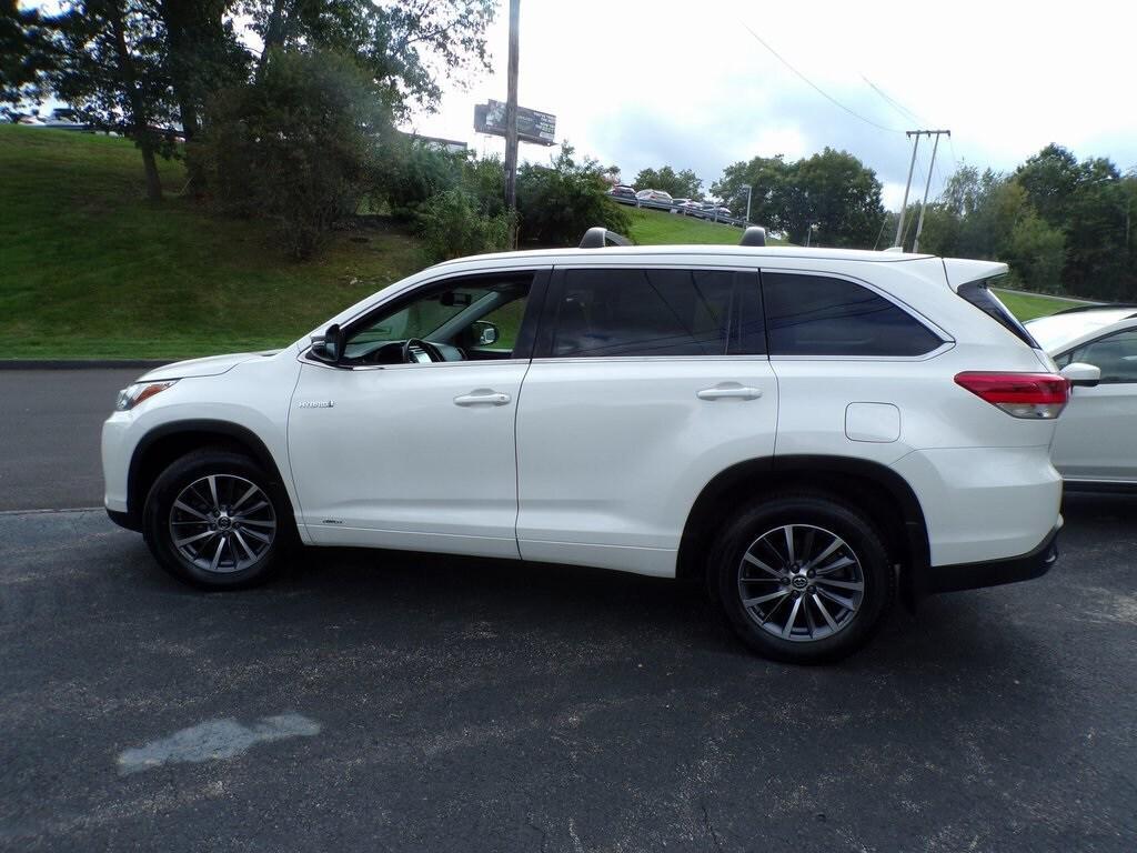used 2018 Toyota Highlander Hybrid car, priced at $26,999