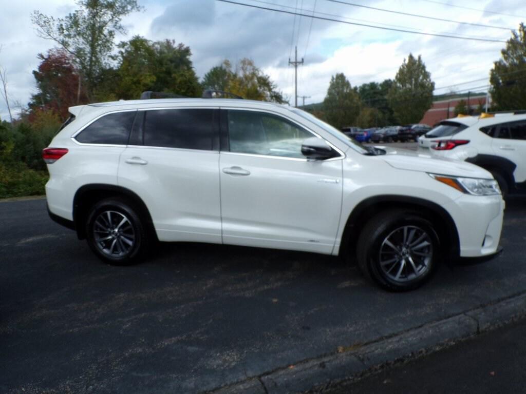 used 2018 Toyota Highlander Hybrid car, priced at $26,999