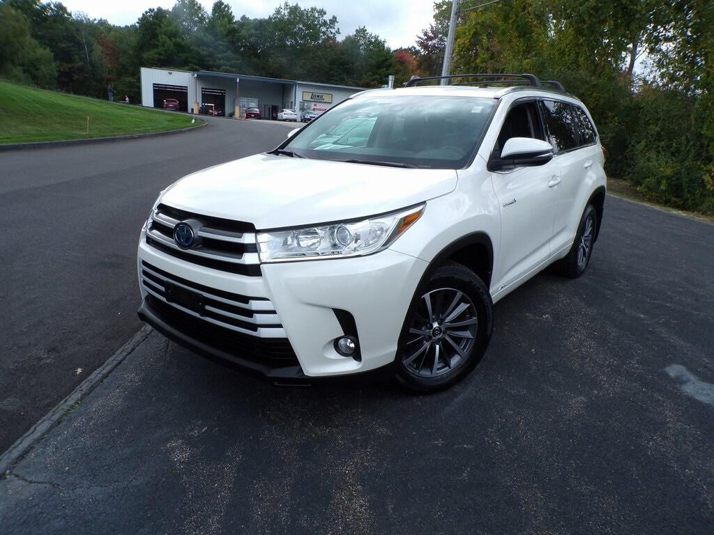 used 2018 Toyota Highlander Hybrid car, priced at $26,999
