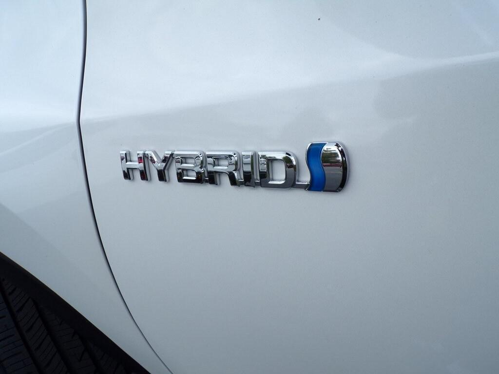 used 2018 Toyota Highlander Hybrid car, priced at $26,999