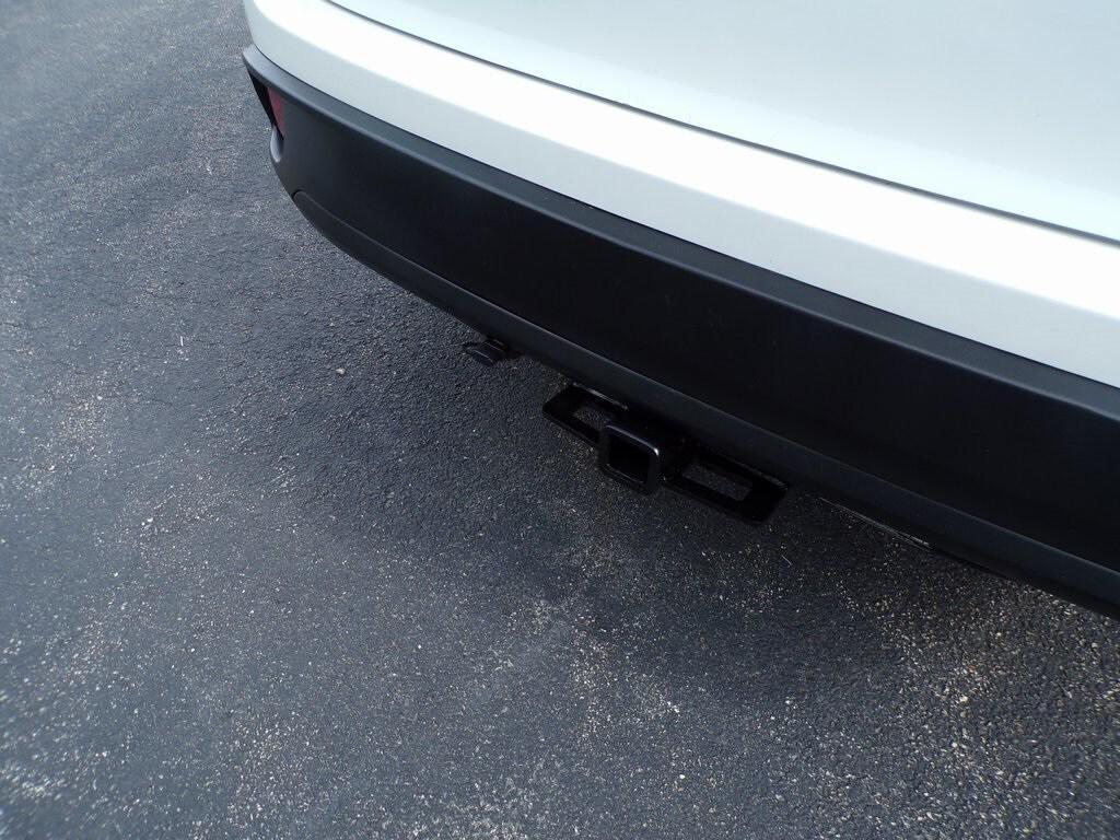used 2018 Toyota Highlander Hybrid car, priced at $26,999