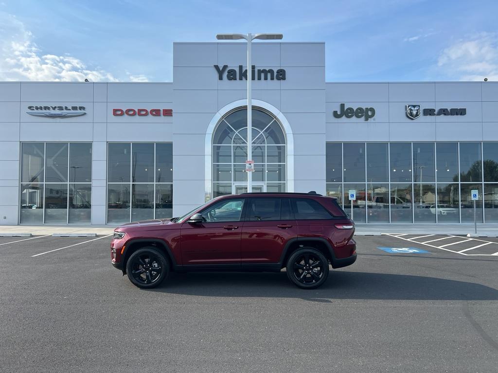 new 2025 Jeep Grand Cherokee car, priced at $52,777