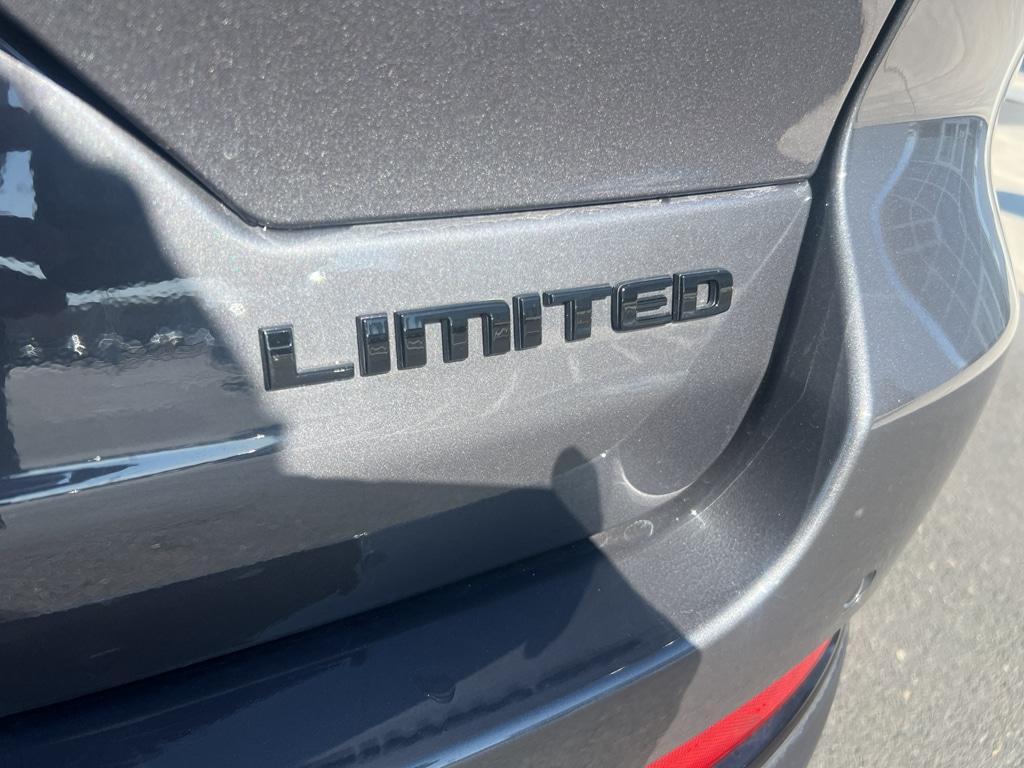 new 2025 Jeep Grand Cherokee car, priced at $51,596
