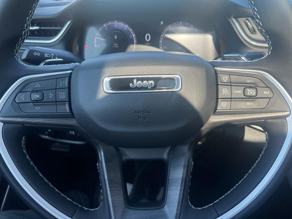 new 2025 Jeep Grand Cherokee car, priced at $51,596