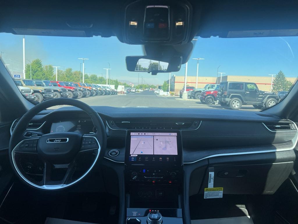 new 2025 Jeep Grand Cherokee car, priced at $51,596