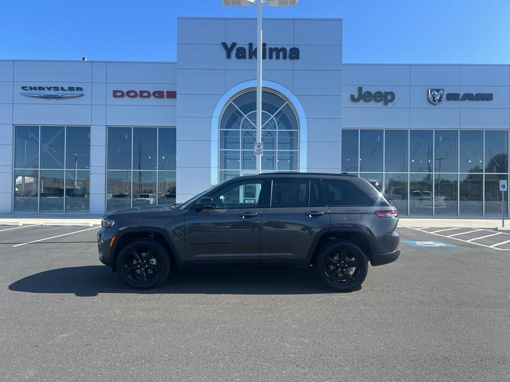 new 2025 Jeep Grand Cherokee car, priced at $51,596