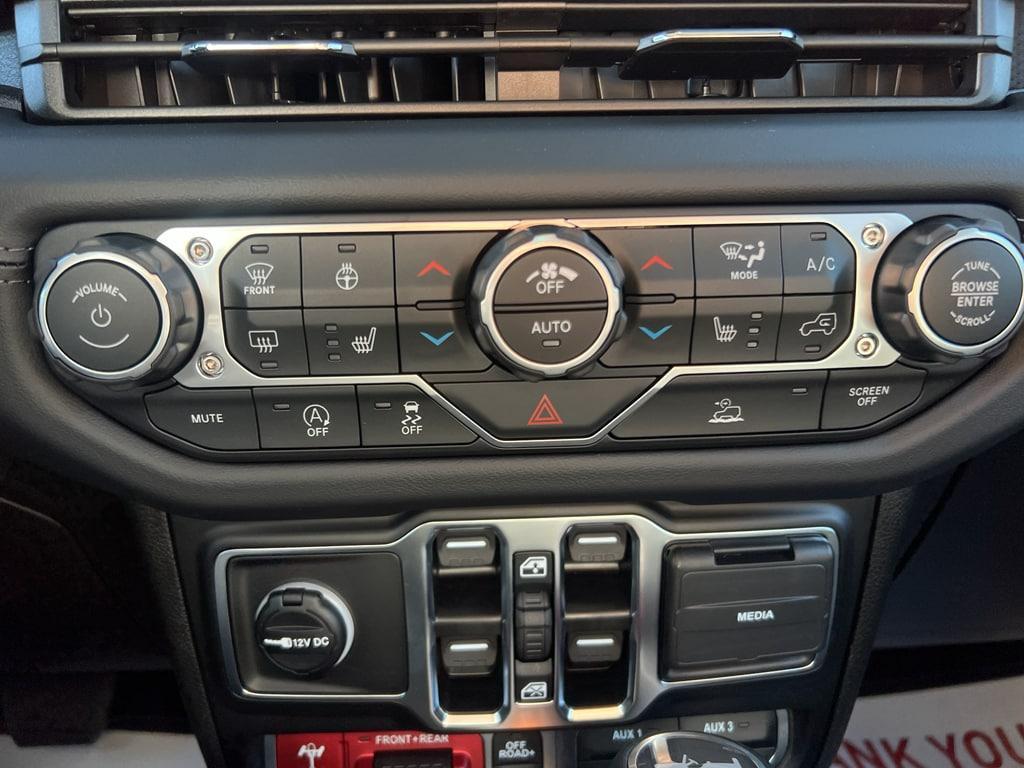 new 2025 Jeep Wrangler car, priced at $61,538