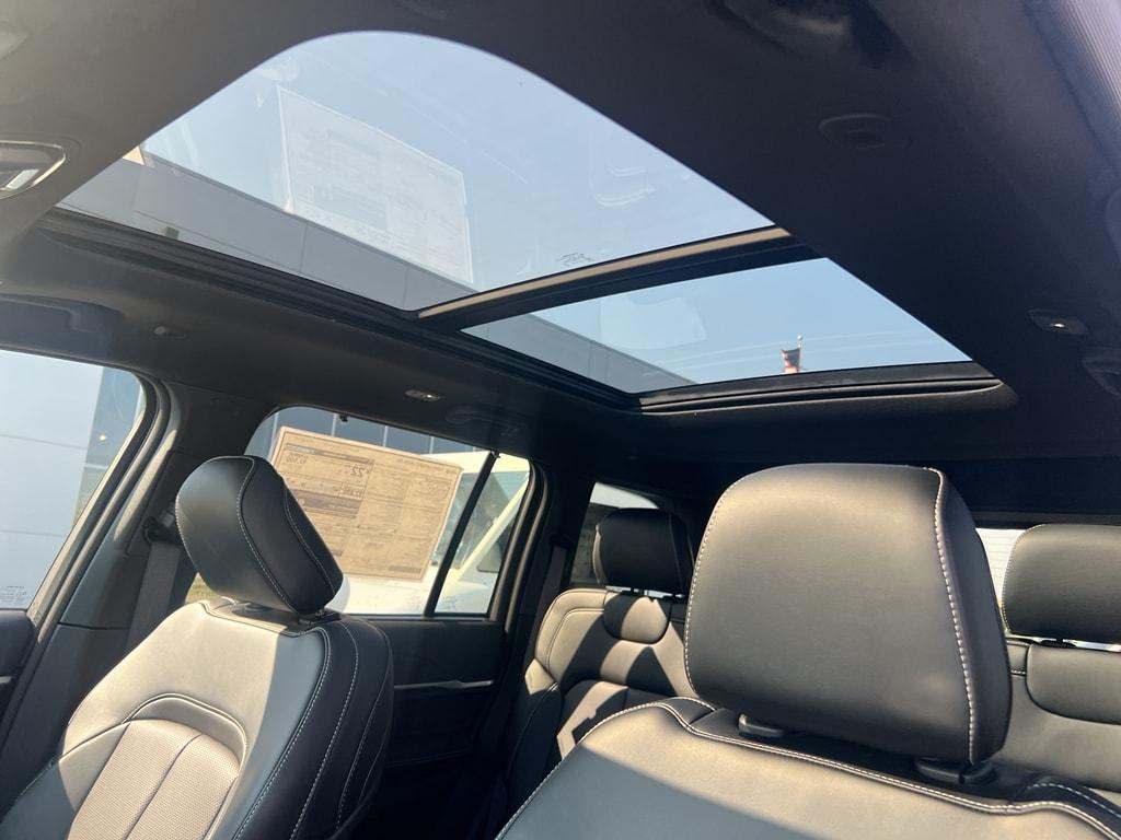 new 2025 Jeep Grand Cherokee car, priced at $52,540