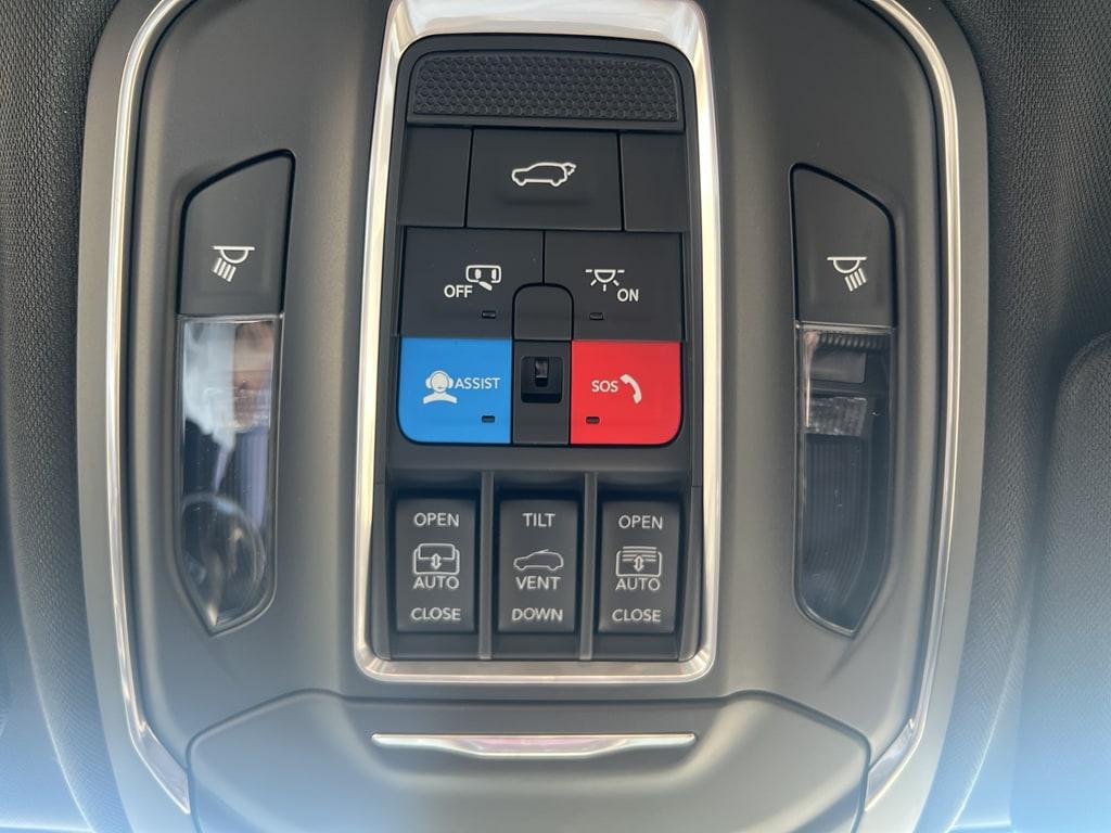 new 2025 Jeep Grand Cherokee car, priced at $52,540