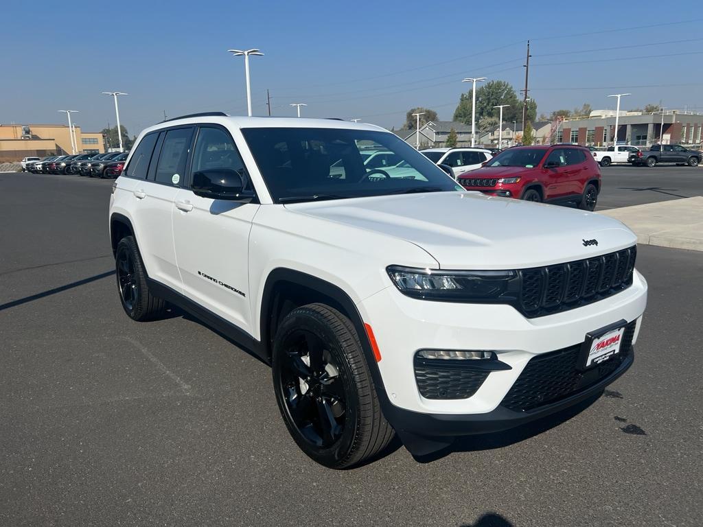 new 2025 Jeep Grand Cherokee car, priced at $52,540