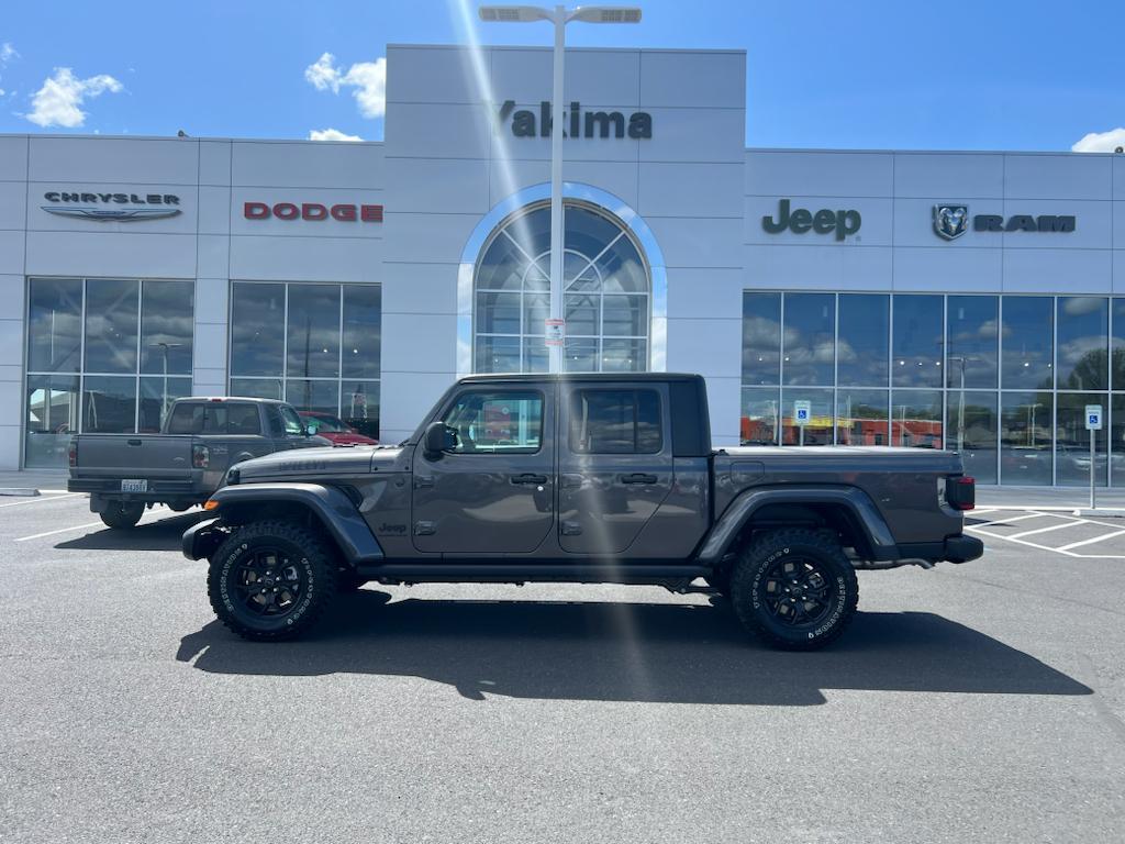 new 2025 Jeep Gladiator car, priced at $47,055