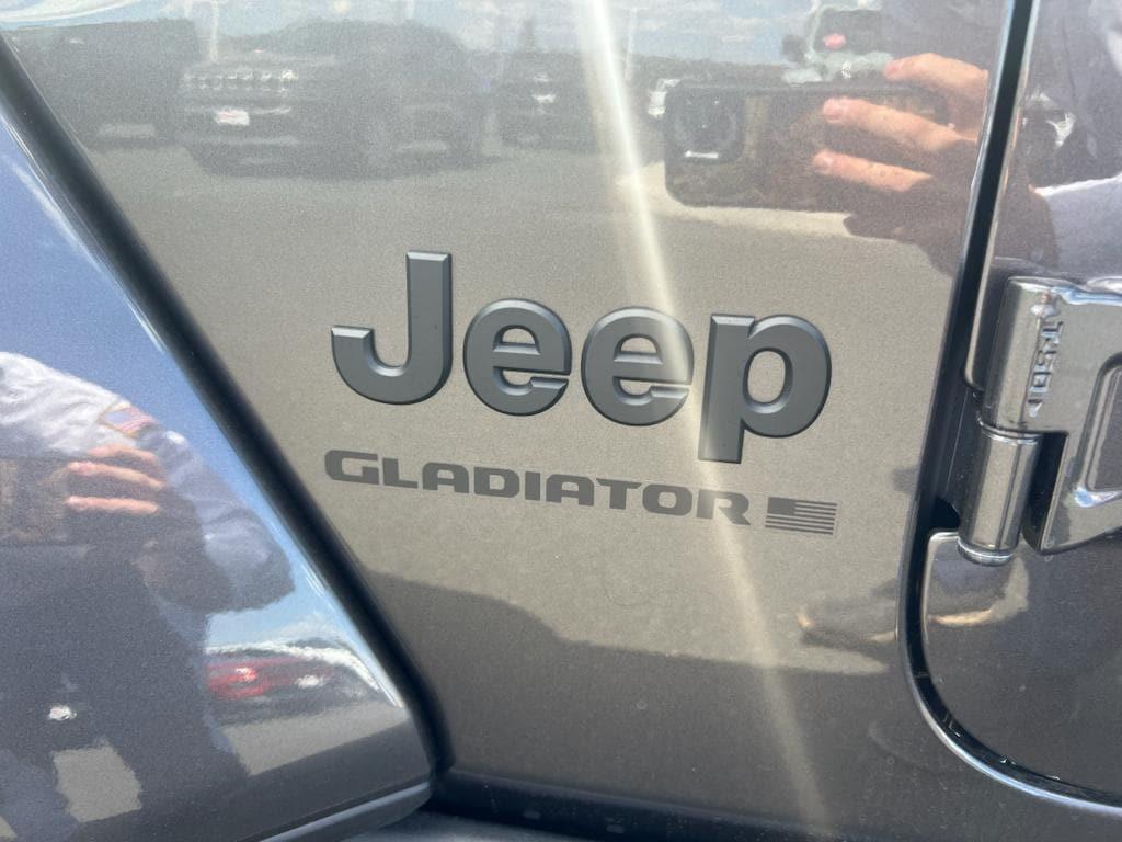 new 2025 Jeep Gladiator car, priced at $47,055