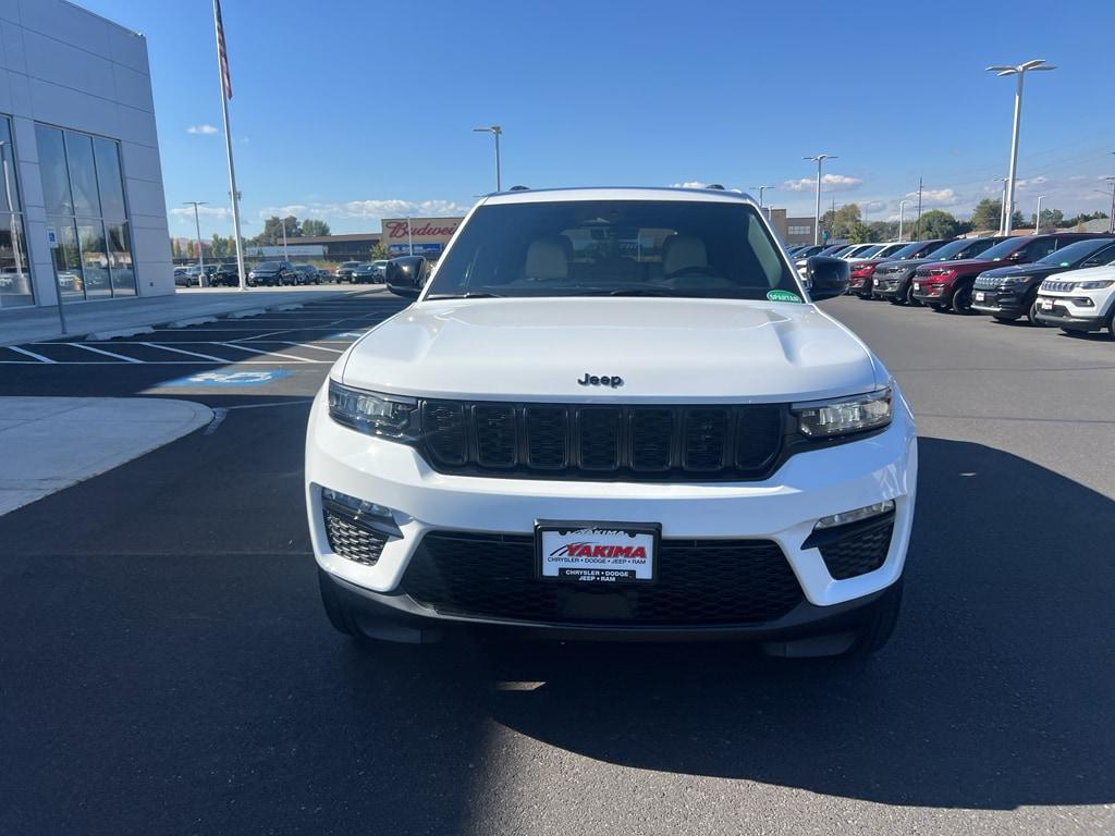 new 2025 Jeep Grand Cherokee car, priced at $47,345