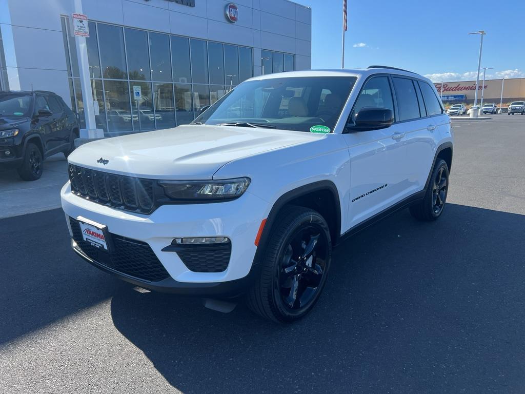 new 2025 Jeep Grand Cherokee car, priced at $47,345