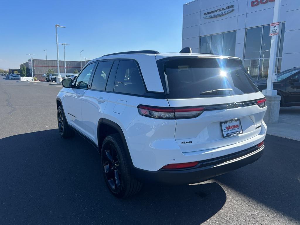 new 2025 Jeep Grand Cherokee car, priced at $47,345