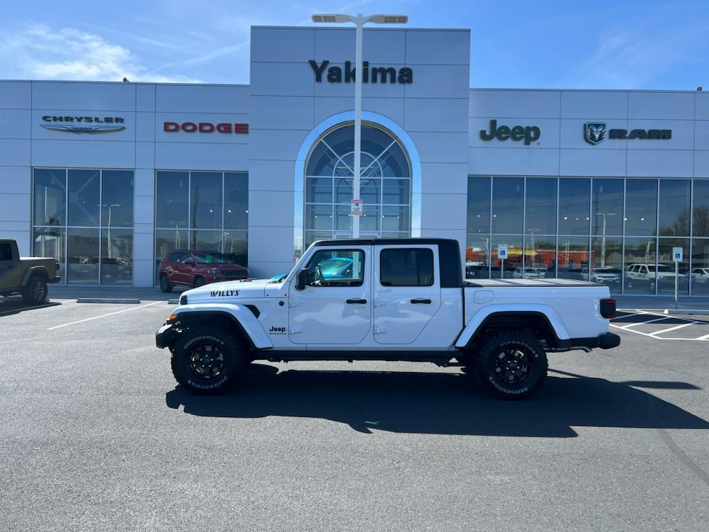 new 2025 Jeep Gladiator car, priced at $46,074