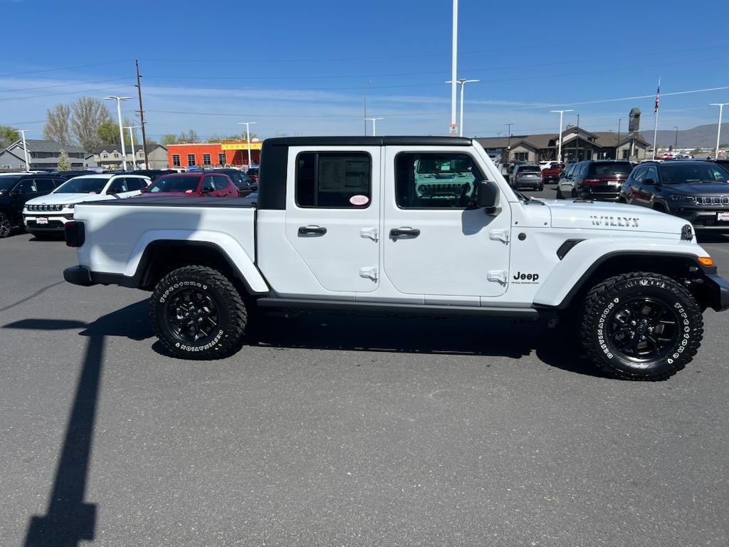 new 2025 Jeep Gladiator car, priced at $46,074