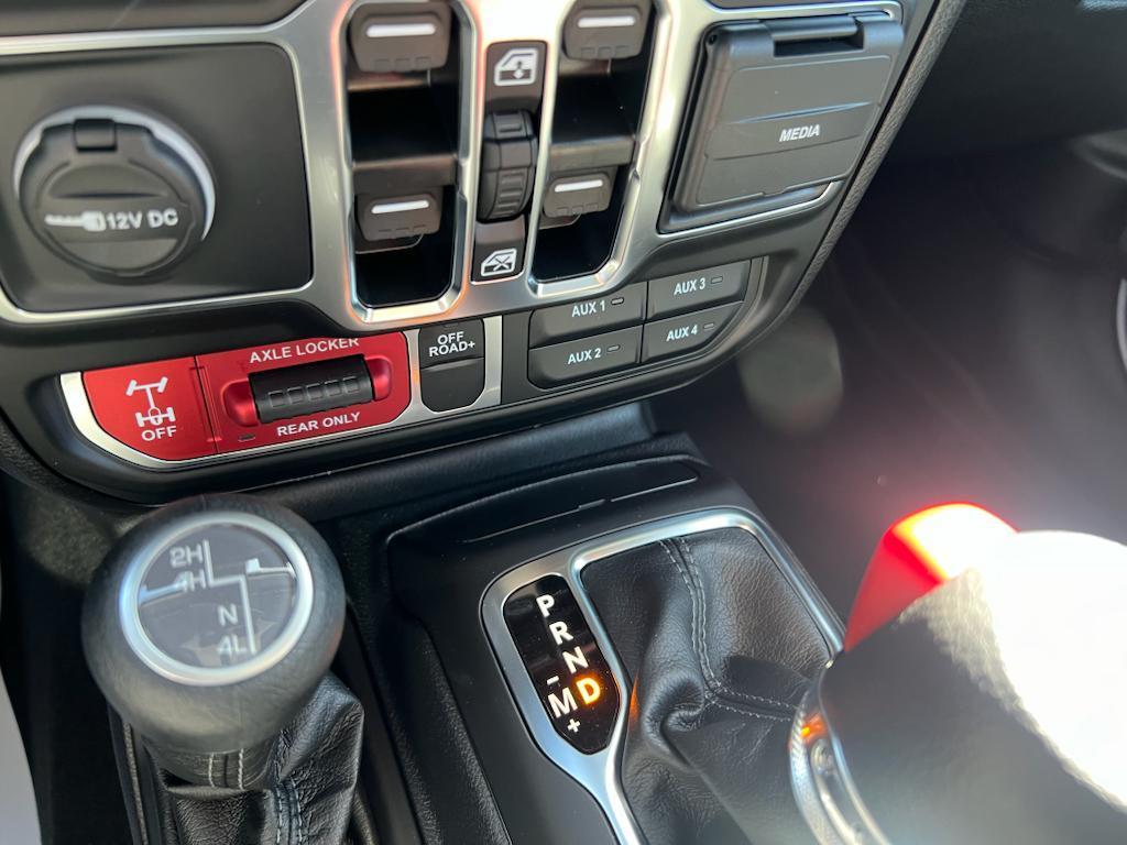 new 2025 Jeep Gladiator car, priced at $46,074