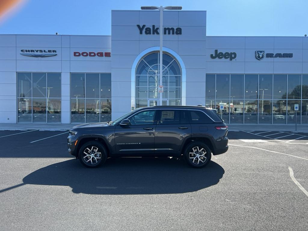 new 2025 Jeep Grand Cherokee car, priced at $49,065