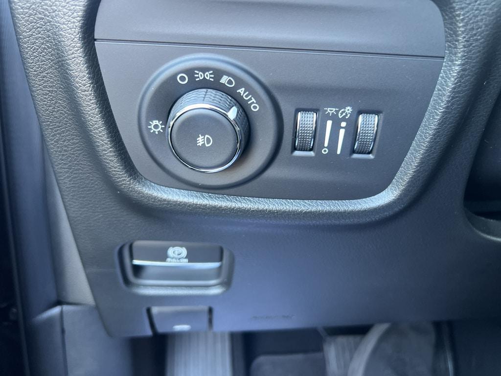 new 2025 Jeep Grand Cherokee car, priced at $49,065