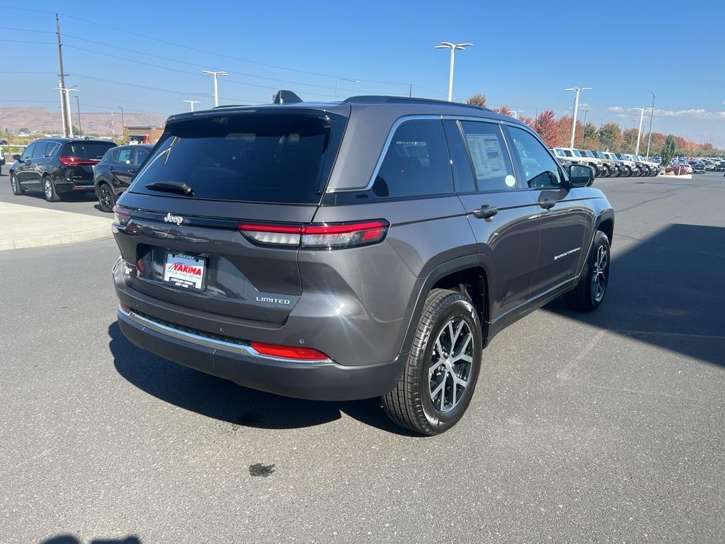 new 2025 Jeep Grand Cherokee car, priced at $49,065