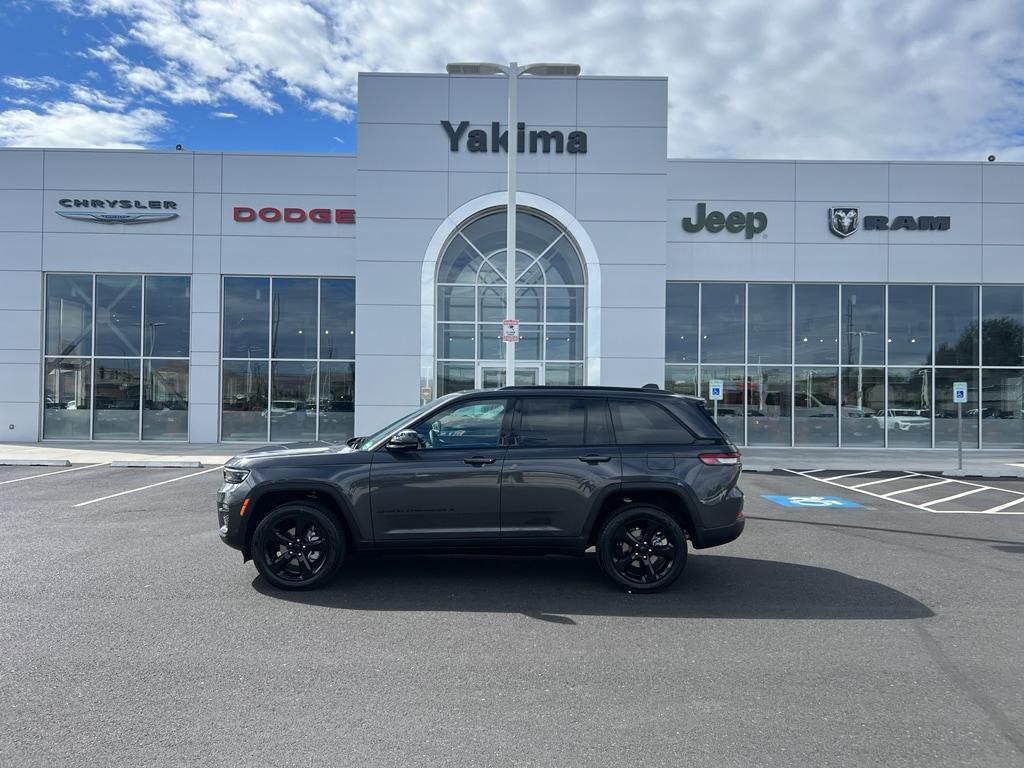 new 2025 Jeep Grand Cherokee car, priced at $52,777