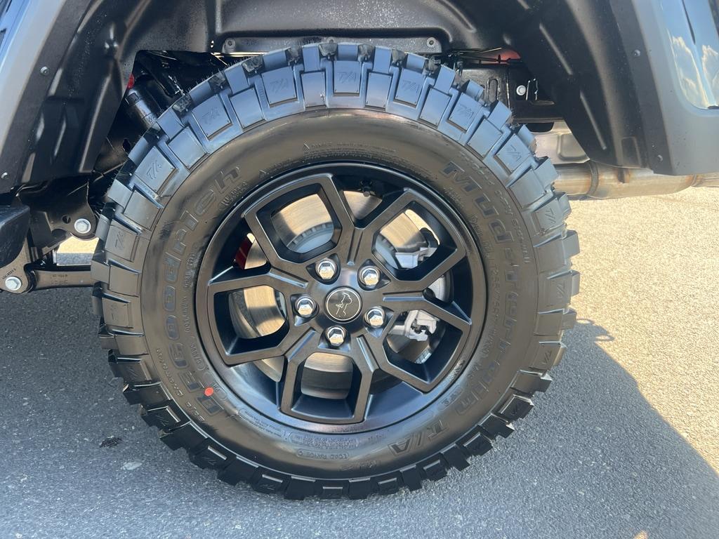 new 2025 Jeep Gladiator car, priced at $45,184