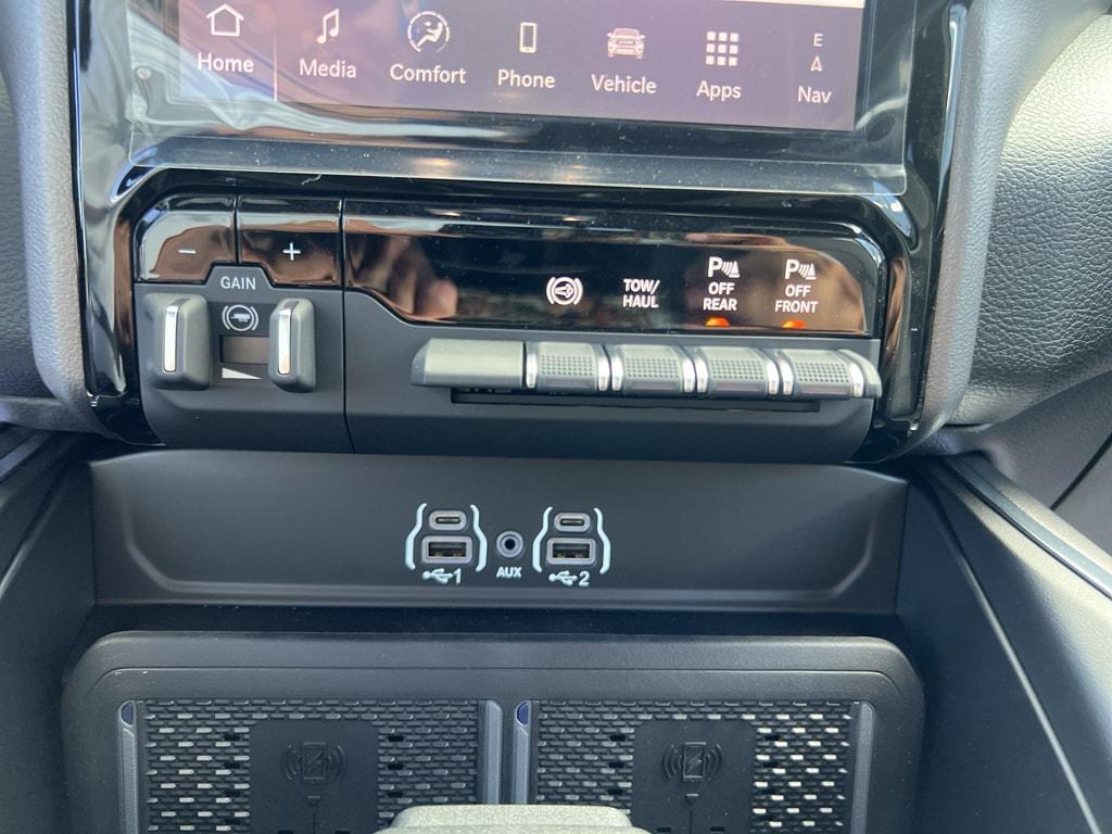 new 2025 Ram 2500 car, priced at $78,194