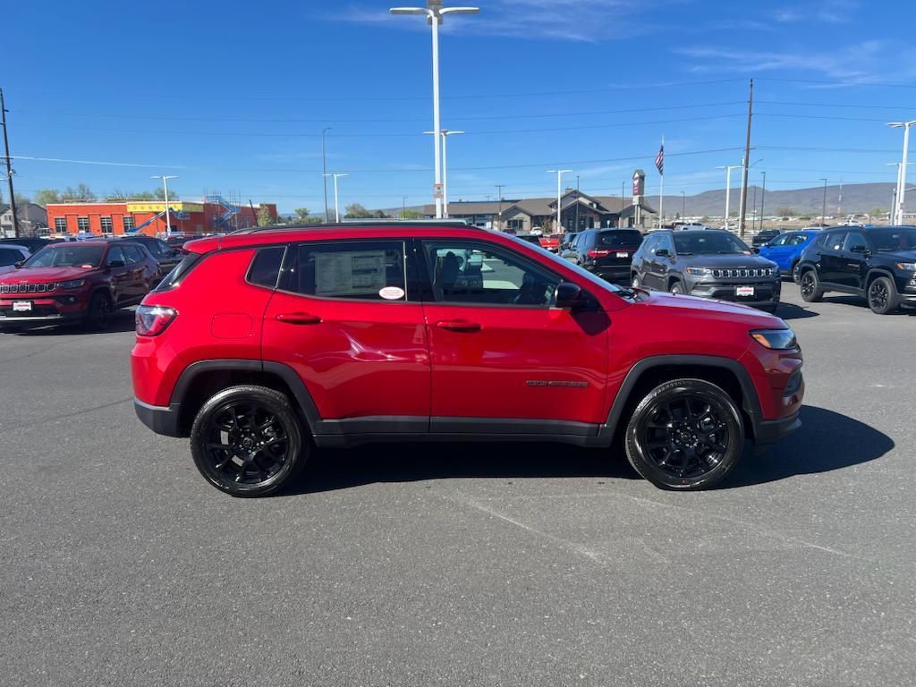 new 2025 Jeep Compass car, priced at $30,918