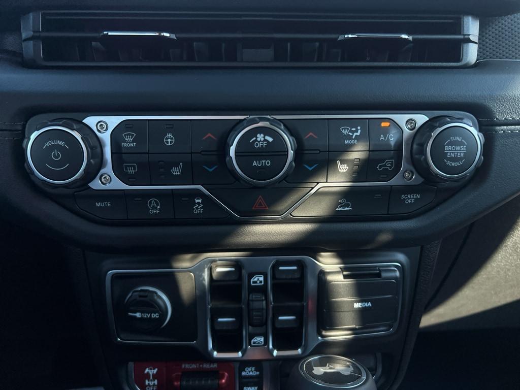 new 2025 Jeep Wrangler car, priced at $61,538