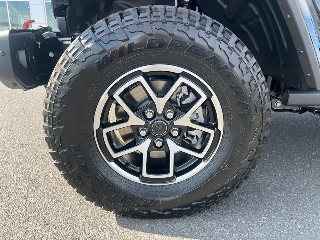 new 2025 Jeep Gladiator car, priced at $54,937