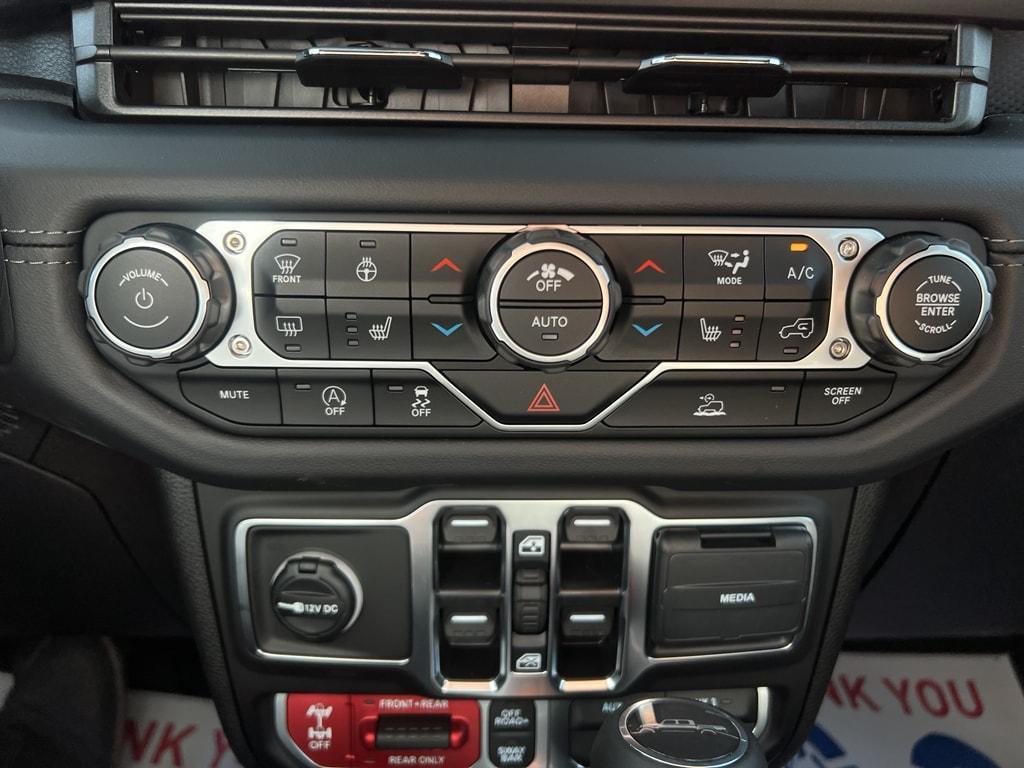 new 2025 Jeep Gladiator car, priced at $54,937