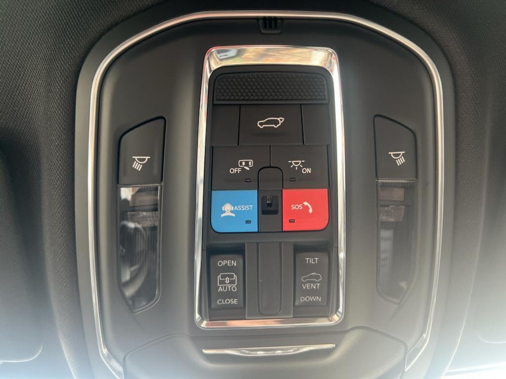 new 2025 Jeep Grand Cherokee L car, priced at $42,927