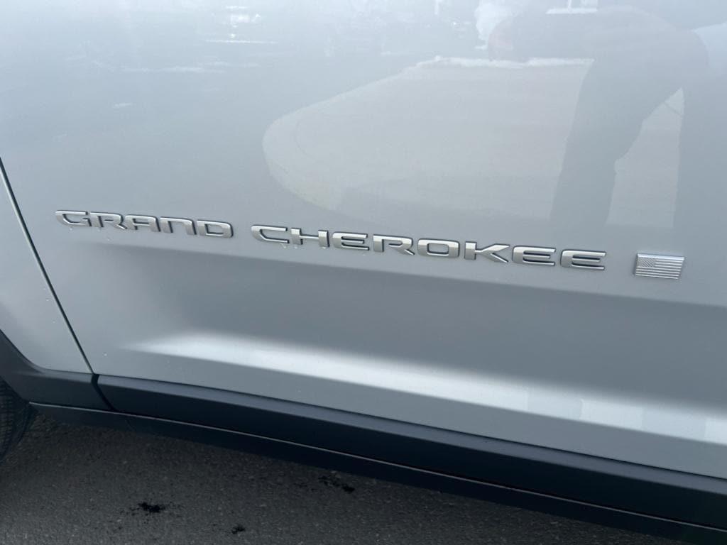 new 2025 Jeep Grand Cherokee L car, priced at $42,927
