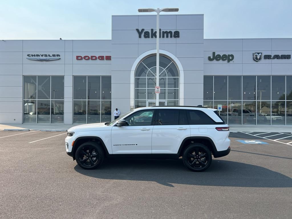 new 2025 Jeep Grand Cherokee car, priced at $52,241