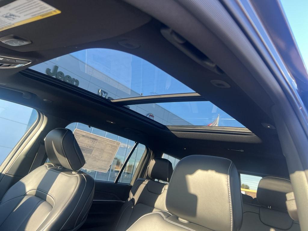 new 2025 Jeep Grand Cherokee L car, priced at $54,776