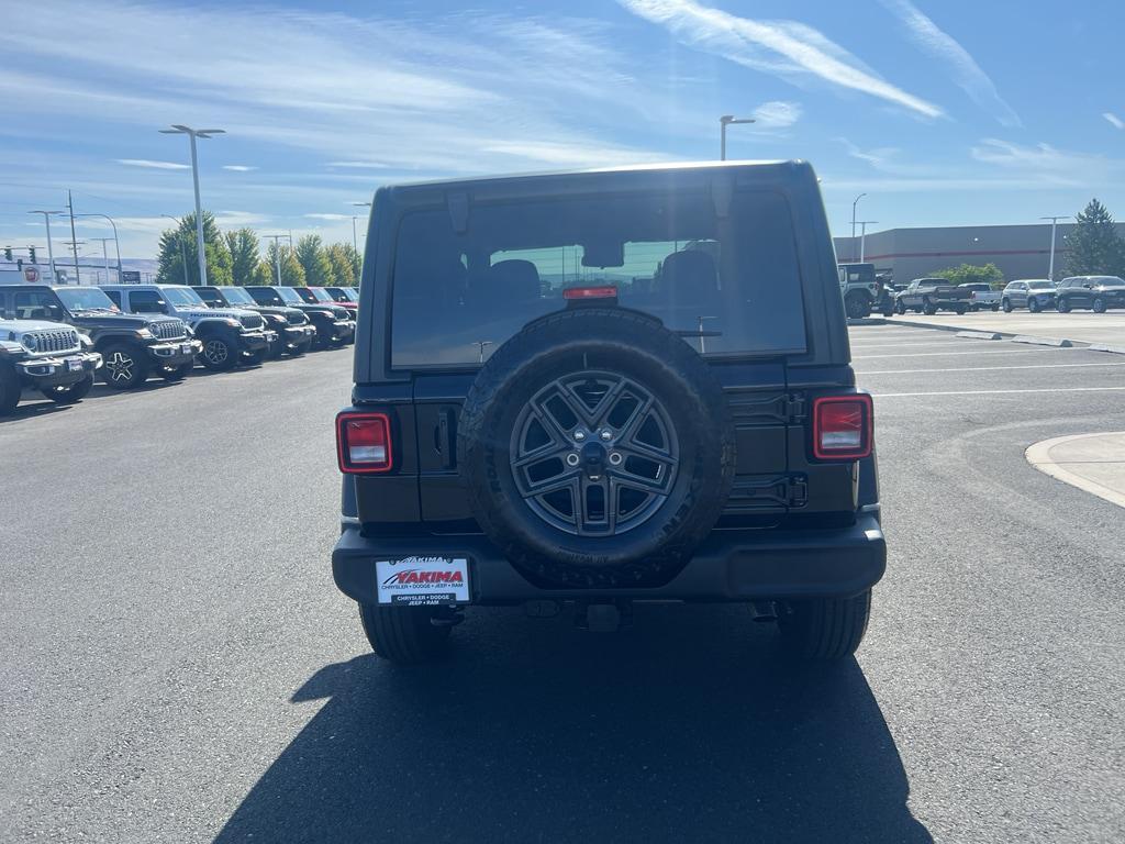 new 2025 Jeep Wrangler car, priced at $40,253