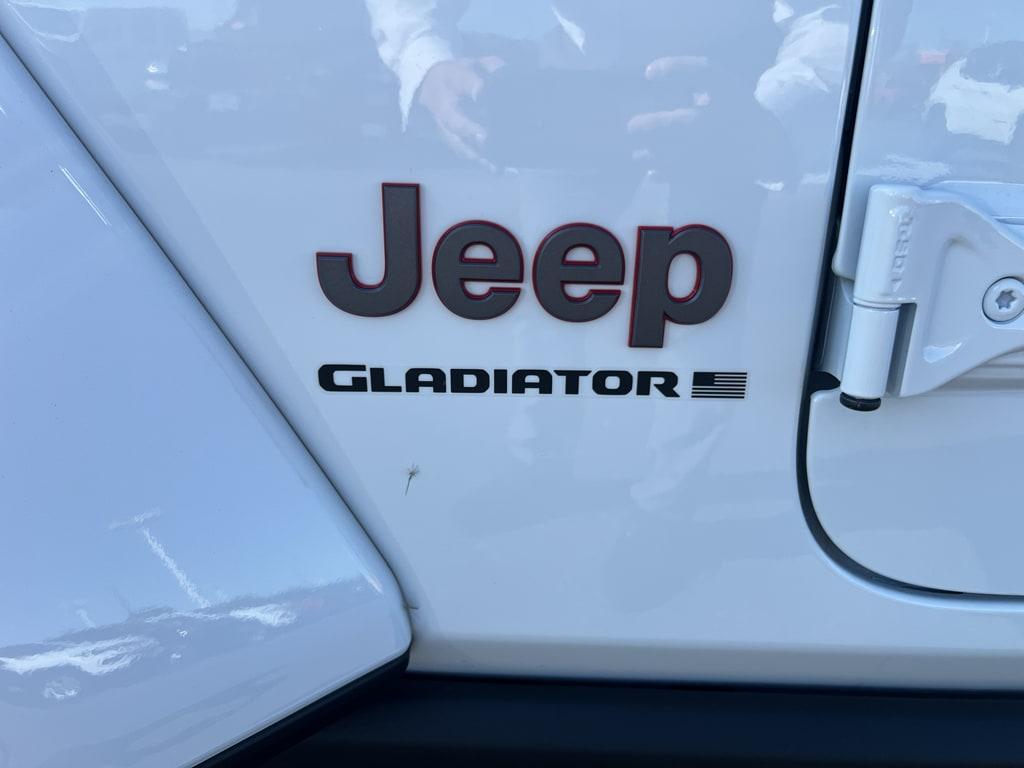 new 2025 Jeep Gladiator car, priced at $54,401
