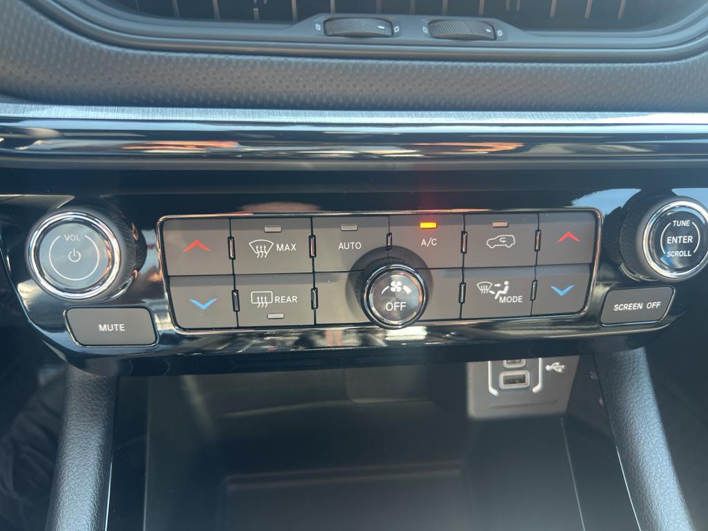 new 2024 Jeep Compass car, priced at $37,104