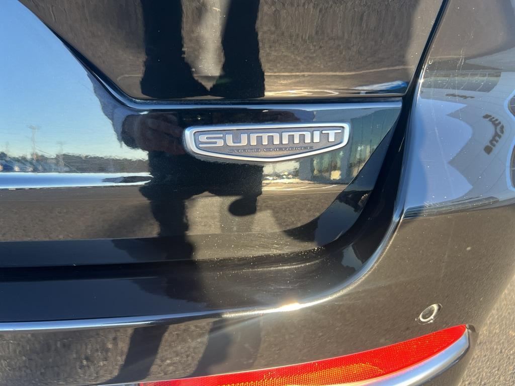used 2022 Jeep Grand Cherokee car, priced at $35,999