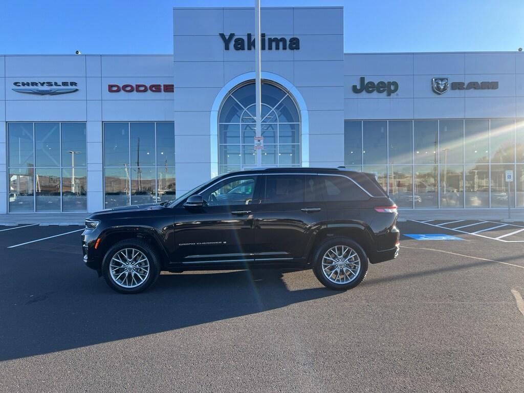 used 2022 Jeep Grand Cherokee car, priced at $35,999