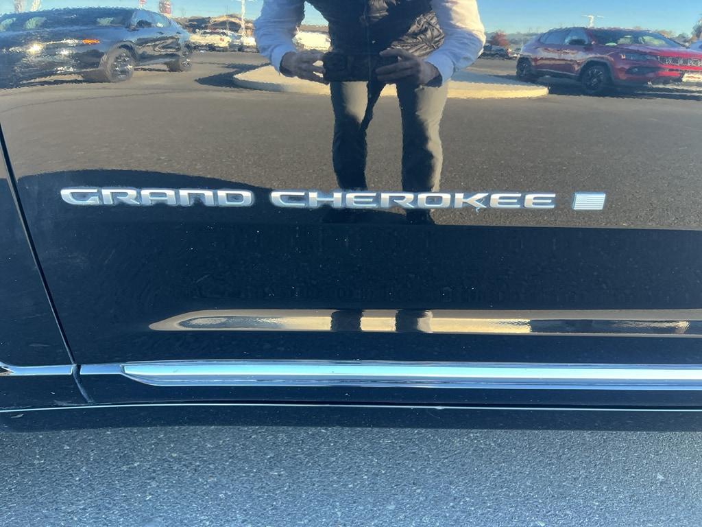 used 2022 Jeep Grand Cherokee car, priced at $35,999